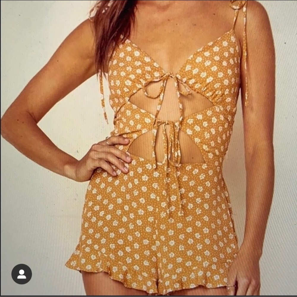 Planet Blue Romper XS with tie front